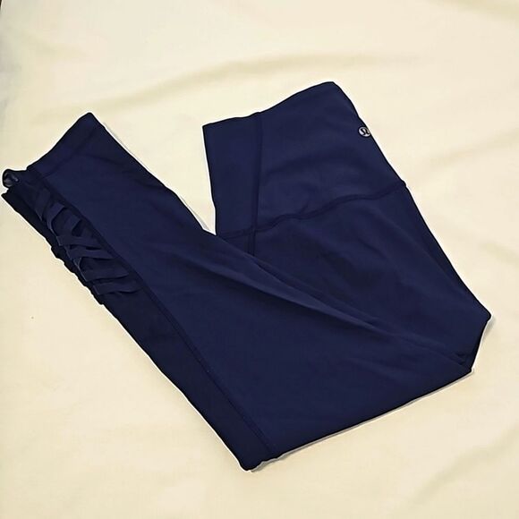 Lululemon cropped leggings size 6 - Picture 1 of 8